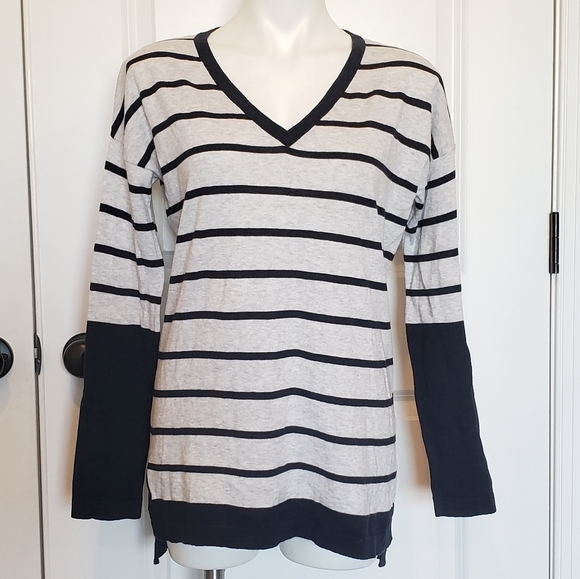 FATE Gray Navy Stripe V-neck Cotton Lightweight Sweater M - Picture 1 of 8